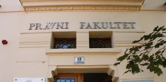 Odluka o dodjeli Posebne dekanove nagrade za izniman uspjeh studenata Pravnog fakulteta Osijek u izvannastavnim aktivnostima ostvarenim u akademskoj 2023./2024. godini